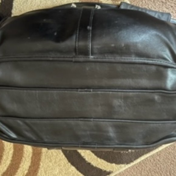 Large Leather Briefcase/Traveling Bag WM or Men - Picture 3 of 7